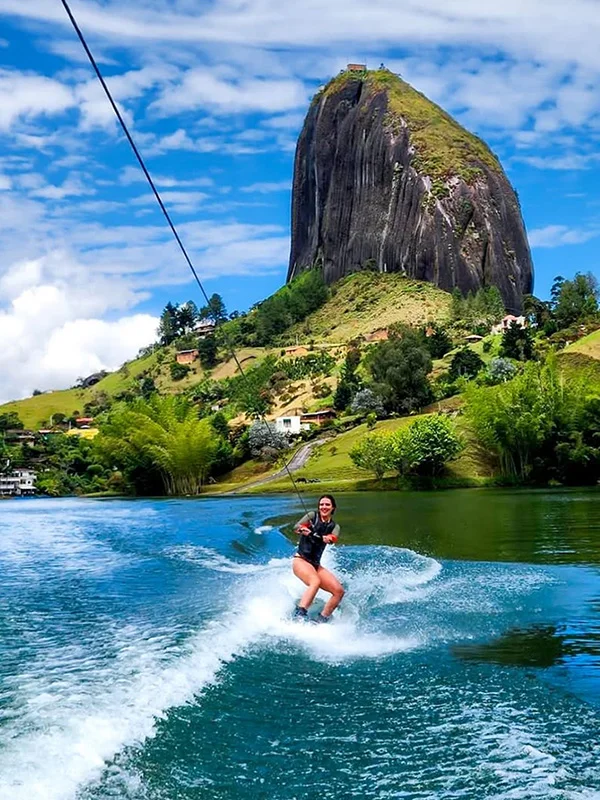 Guatape, actividades acuaticas